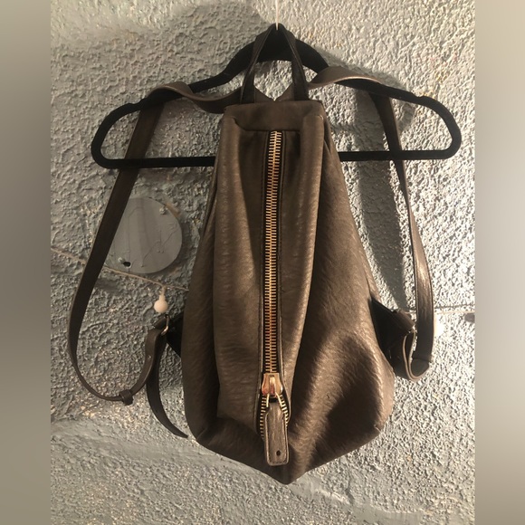 Dream Control Triangular backpack, faux leather, slate grey - Picture 1 of 9